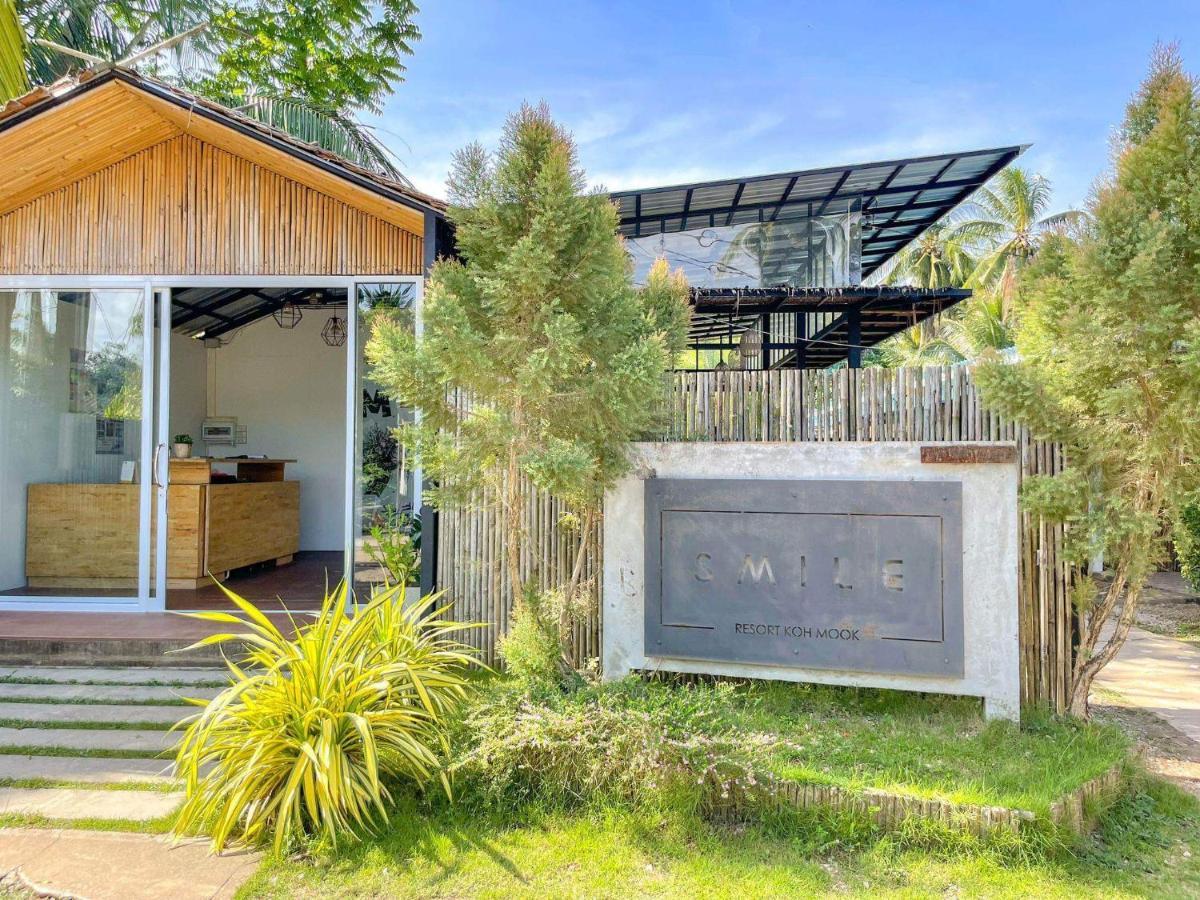 Smile Resort Ko Muk Exterior foto